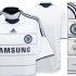 La terza maglia ufficiale del Chelsea, bianca con righe argento