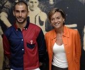 Il presidente Menarini e Di Vaio presentano la maglia del Centenario Il presidente Menarini e Di Vaio presentano la maglia del Centenario