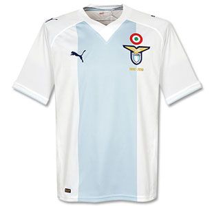 [Immagine: terza-maglia-lazio-2009-2010-per-i-110-anni.jpg]