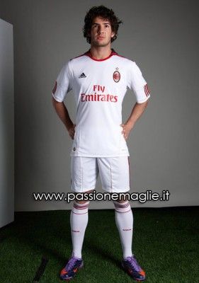 milan-seconda-maglia-2010-2011-281x400.jpg