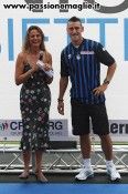 La prima maglia dell'Atalanta per la stagione 2010-2011 Maglia Atalanta home 2010-11
