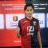La prima maglia del Genoa con il nuovo sponsor Izi Play La prima maglia del Genoa con il nuovo sponsor Izi Play