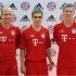 Schwensteiger, Robben e Lahm posano con la nuova maglia