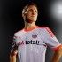 adidas lancia il rosso fluorescente sulla maglia away del Bayern Monaco