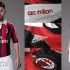 Nocerino e Ambrosini con la nuova maglia del Milan Nocerino e Ambrosini con la nuova maglia del Milan