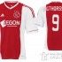 Parte la stagione 2012-2013 dell’Ajax che presenta la nuova maglia adidas