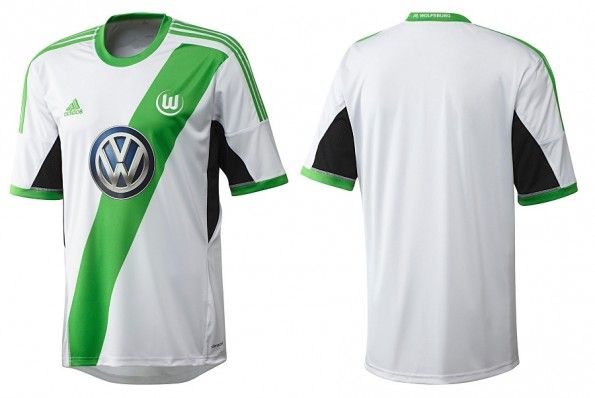 La maglia 2013-2014 del Wolfsburg prodotta da Adidas