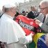 La maglia del Flamengo regalata a papa Francesco La maglia del Flamengo regalata a papa Francesco