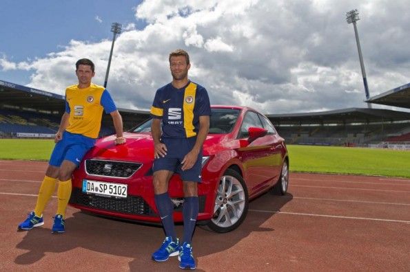 Kit Eintracht Braunschweig 2013-2014 Nike