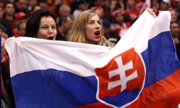 Slovacchia hockey ghiaccio tifosi bandiera