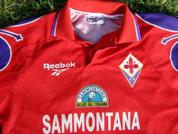 Dettaglio maglia Fiorentina 1995-1996 rossa