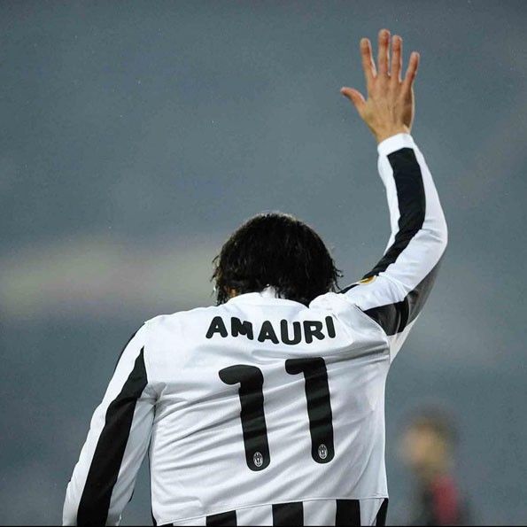 Juventus, maglia coppe 2009-2010 con riquadro bianco