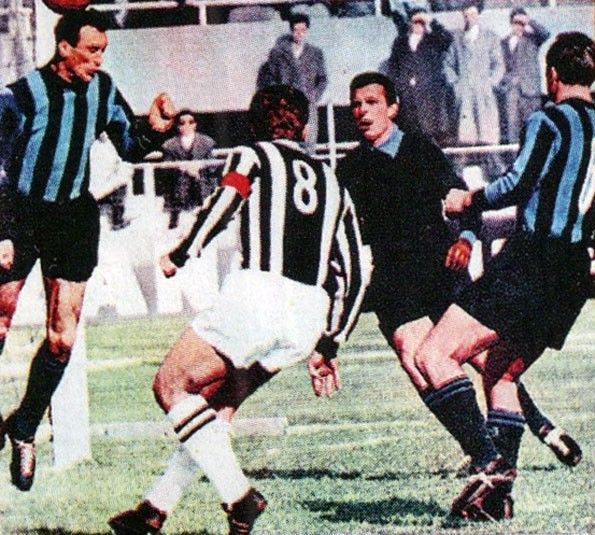 Juventus, numerazione 1956-1957 contro l'Inter