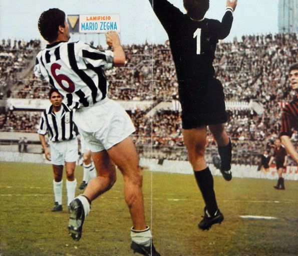 Juventus, numerazione di nuovo rossa. 1966