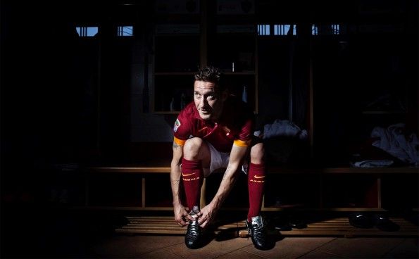 Nike celebra la leggenda di Totti con le scarpe Tiempo Legend V Premium