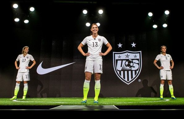 Presentazione kit Stati Uniti femminile Mondiali 2015