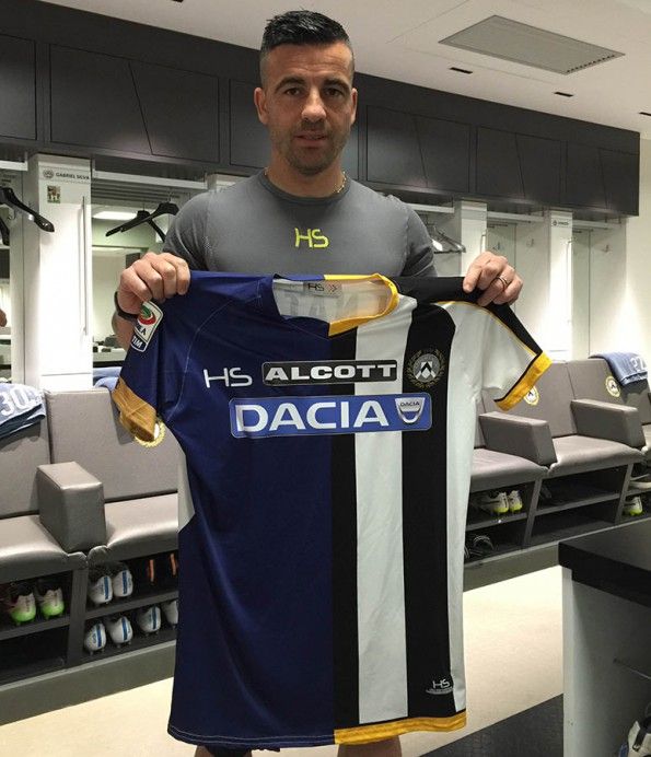 Maglia Udinese-Briganti Napoli divisa a metà