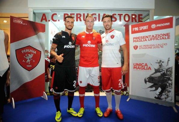 Perugia, presentazione maglie 2015-2016