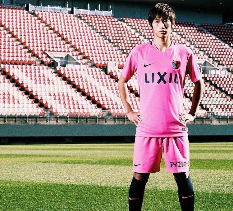 Kashima Antlers kit away 2017 pink