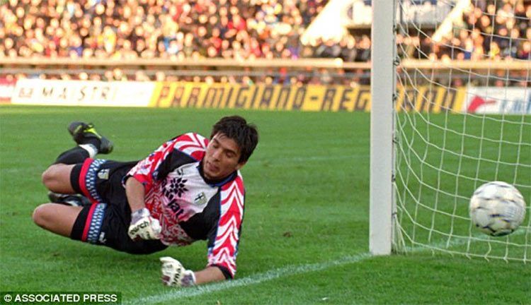 Gianluigi Buffon, esordio in Parma-Milan 1995-96