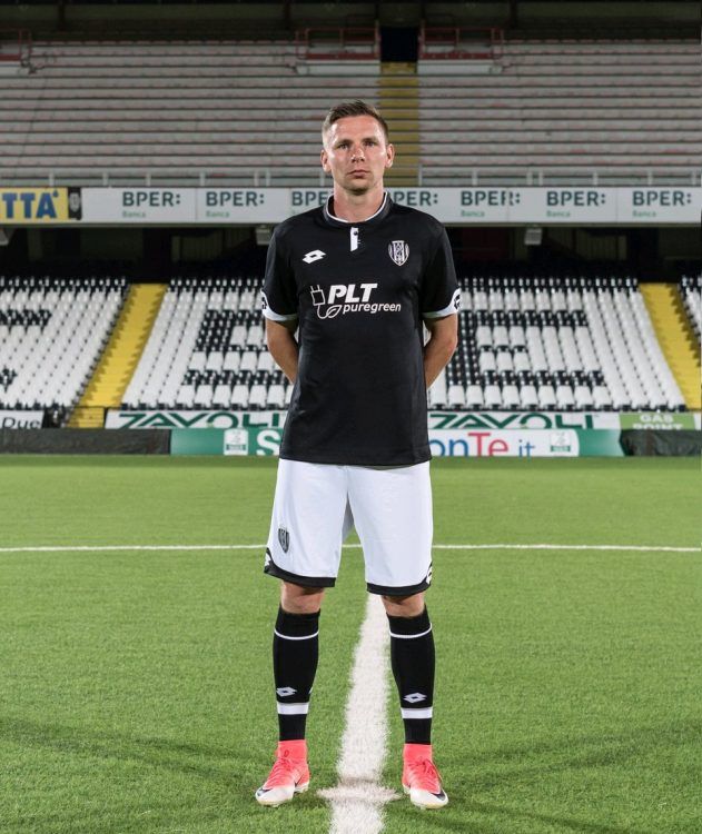 Seconda maglia Cesena 2017-2018 nera