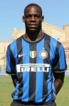 Balotelli con la nuova maglia dell'Inter 2009-2010 Balotelli con la nuova maglia dell'Inter 2009-2010