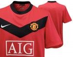 La nuova maglia home del Manchester 2009-2010