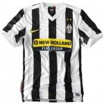 La prima maglia della Juventus 2009-2010
