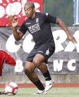 Reginaldo con la maglia nera del Siena Reginaldo con la maglia nera del Siena