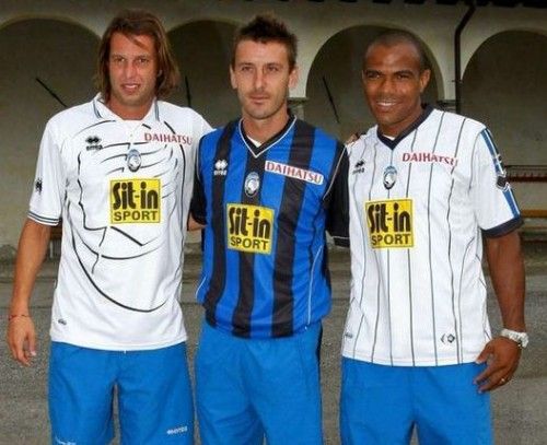 Bellini, Doni e Ferreira Pinto indossano le nuove maglie dell'Atalanta 2009-2010