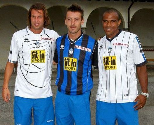 Bellini, Doni e Ferreira Pinto indossano le nuove maglie dell'Atalanta 2009-2010