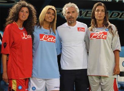 Le nuove maglie del Napoli 2009-2010 Le nuove maglie del Napoli 2009-2010
