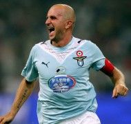 Rocchi esulta in Inter-Lazio dopo il secondo gol