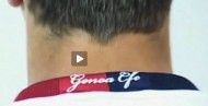 La scritta Genoa Cfc sul colletto La scritta Genoa Cfc sul colletto