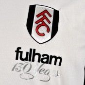 Logo del Fulham con la scritta commemorativa