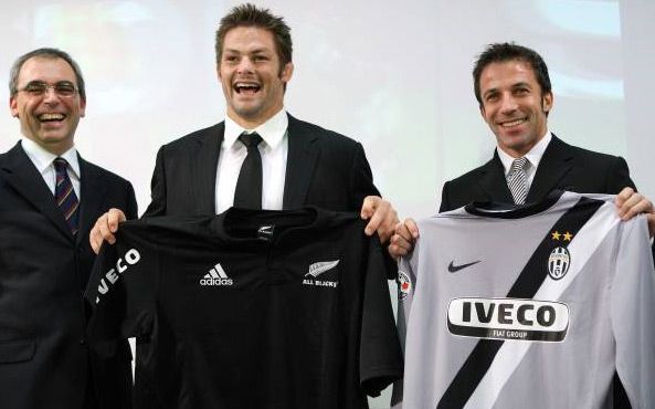 McCaw e Del Piero durante la presentazione McCaw e Del Piero durante la presentazione