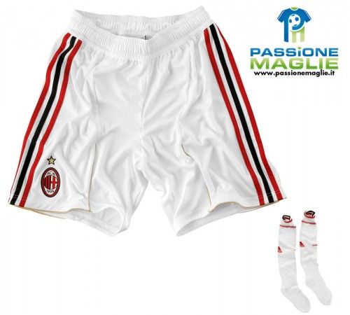 Calzoncini e calzettoni Milan away