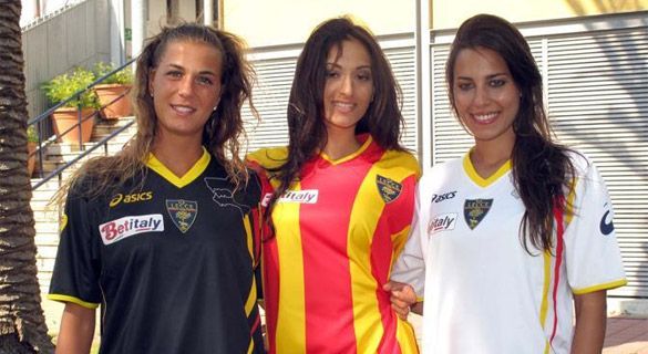 Kit Lecce 2010-2011 Asics