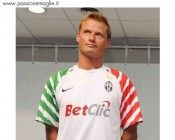 La maglia da portiere della Juventus per la stagione 2010-2011 Maglia Juventus portiere 2010-11