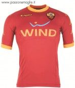 La maglia casalinga giallorossa della Roma 2010-2011 Maglia Roma home Kappa