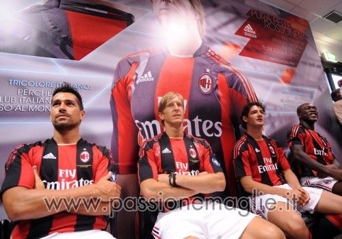 Borriello, Ambrosini, Pato e Seedorf a Malpensa