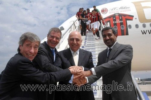 Stretta di mano comune per Milan, SEA, Adidas e Fly Emirates