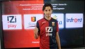 La prima maglia del Genoa con il nuovo sponsor Izi Play Maglia Genoa 2010-11 Izi Play
