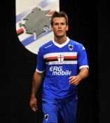 La maglia blucerchiata della Sampdoria 2010-11 per il campionato Maglia Sampdoria 2010-11 campionato