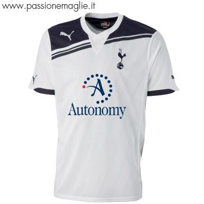 La prima maglia del Tottenham 2010-2011 firmata Puma Maglia Tottenham home 2010-2011