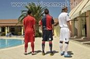 Le nuove casacche del Cagliari 2010-2011 vista da dietro Retro nuove maglie Cagliari