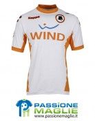 Divisa da trasferta della Roma, bianca con inserti arancioni Seconda maglia Roma 2010-2011