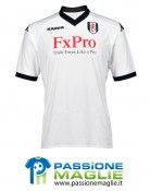 Bianca con bordini neri: è la maglia del Fulham 2010-2011 Maglia Fulham home 2010-2011