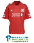 La prima maglia del Liverpool 2010-2011 firmata Adidas Maglia Liverpool home 2010-11