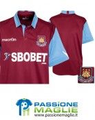 Prima maglia del West Ham 2010-2011 realizzata da Macron Maglia West Ham home